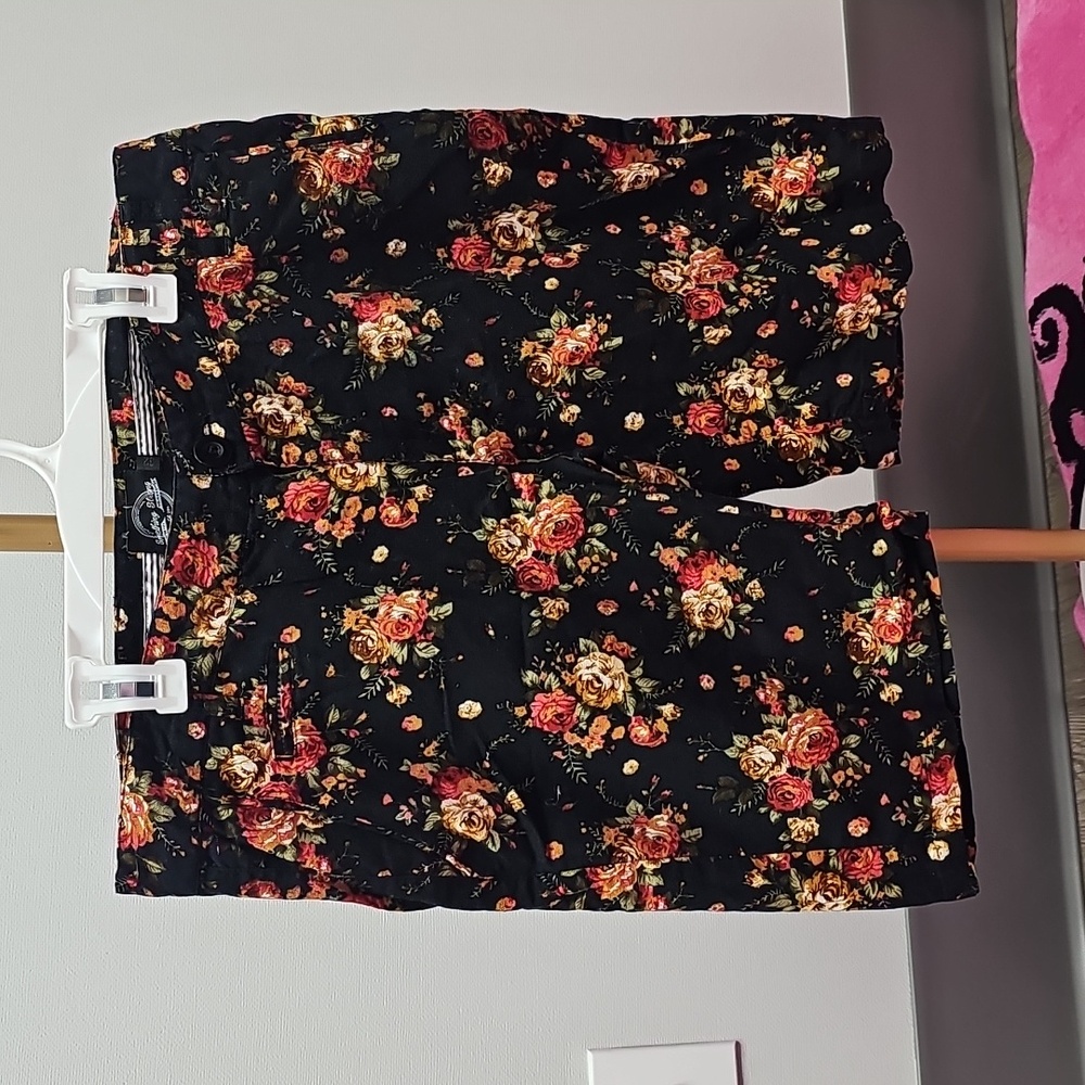 NWOT Cotton Floral Bermuda Shorts by Something Strong